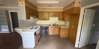 Large 3BR/2BA Home in Southern Hills Rent $1,300 / Deposit $1,100 Gallery 6