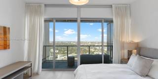 1425 Brickell Ave Gallery 44