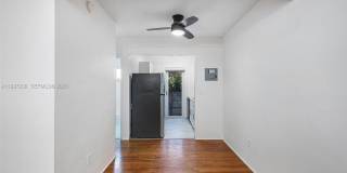 428 Collins Ave Gallery 10