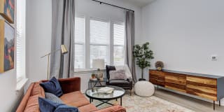 Pullman Pointe Gallery 34