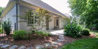 Beautiful Home in Willow Springs Just Minutes to Downtown Franklin Gallery 1