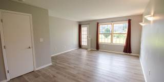 2 Bedroom Townhome off West Circle Drive Gallery 4