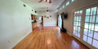 2BR/2BR Near Law School - Available Early August! Gallery 15