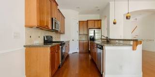 Gorgeous 3 Bedroom 2.5 Bathroom Townhome- Located in Stone Creek Village, Cary! Available August 14th! Gallery 8