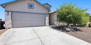 Beautiful 4 bedroom home with Solar Panels Gallery 3