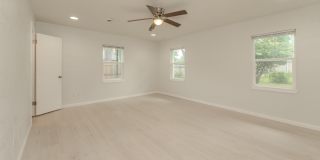 4505 UNIVERSITY AVENUE Gallery 15