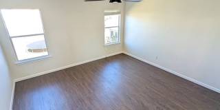Room in 3 Bedroom Home at Phillips St Gallery 23