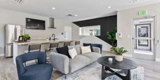 The James Apartments Gallery 26