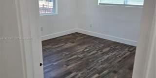 987 NE 145 Gallery 12