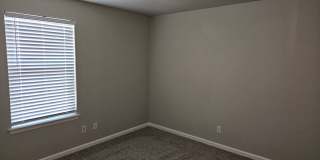 4 BED 2.5 BATH WITH LARGE BONUS ROOM & GARAGE Gallery 19
