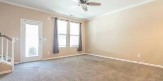 Room in 4 Bedroom Home at Warm Springs Ln Gallery 22