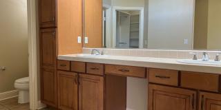 BEAUTIFUL 4 BEDROOM, ONE STORY HOUSE IN LINCOLN! Gallery 19