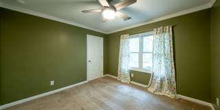 Charming 2-Bedroom Townhome in College Hill – Available Now! Gallery 13
