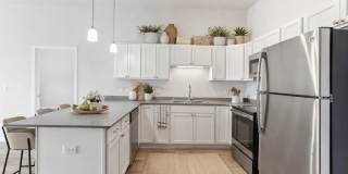 Lake Ridge Luxury Apartments Gallery 7