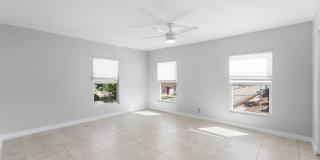 801 Dobbins Street Gallery 11