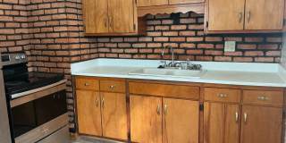 3 bedroom 1.5 bathroom single family home Gallery 1