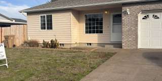 Beautiful Single Level 3/2 Charming NW Albany Duplex Gallery 1
