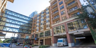 Arrive River Oaks Gallery 38