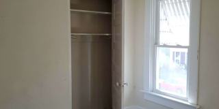 Great 3 bed 1.5 Bath close to University of Dayton, MIami Valley Hospital and greater Dayton. Gallery 11