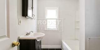 Great Three Bedroom and One Bath Single Family Home Gallery 9
