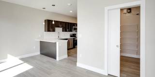 Artisan on 39th Gallery 32