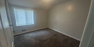 Spacious 3-Bedroom, 1.5-Bathroom Home near Highland Park Gallery 20