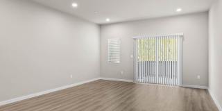 3bd/2.5ba Lynnwood Townhome Gallery 5