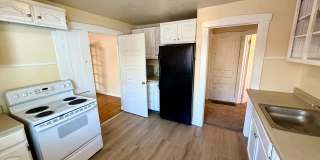 Bungalow/Office 2 Bedroom 2 Bath Gallery 7