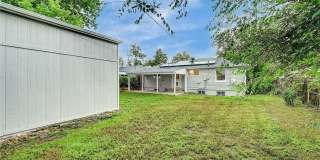 Charming 3 Bedroom Home – Pets Welcome! Gallery 6