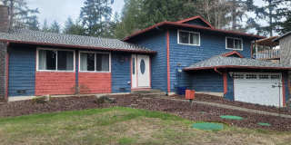 Pet Friendly 4 bedroom Home with Lots of Space for Everyone! Gallery 1