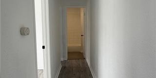 304 W Cedar Gallery 6