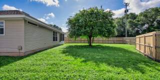 Charming 3-Bedroom Home in a Great Neighborhood with Pool & Park Access! Gallery 28