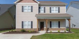 Cornerstone Spacious Single Family w Fenced Yard! Gallery 1
