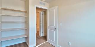 427 1st Ave N, 102 Gallery 17