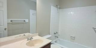 2 bedroom townhome in Oakwood, GA Gallery 14