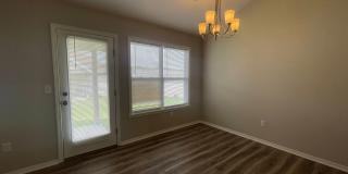Updated 3 Bedroom Patio Home with 2 Car Garage Gallery 1
