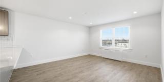180 Deer Park Avenue Gallery 5