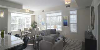 Oaks of Shorewood Apartments - 55+ Active Adult Apartment Homes Gallery 6