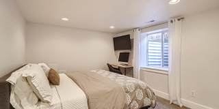 Available NOW! Fully Furnished 4 Bedroom 2 Bath Beautiful Home in Denver! Gallery 24