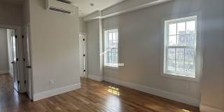 Charming 3 Bedroom- No Broker Fee Gallery 3