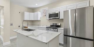 4704 W Monroe Street Gallery 5