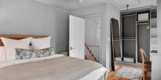 142 Heck Avenue Gallery 24