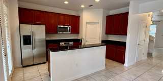 Lake Sawyer - Luxury 3/2.5 Condo Gallery 5