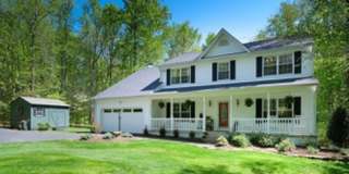 6 BEDROOM -MAGNIFICENT 10 ACRES OF PRIVACY - ONLY 5 MINS TO VRE - STAFFORD FARMHOUSE Gallery 1