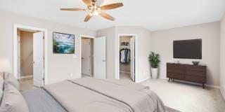 Modern Elegance in Brightleaf: 3-Bedroom Townhouse with Amenities Galore Gallery 5