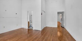4011 PINE Street Gallery 33