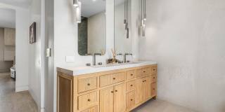 11173 Manatee Gallery 37