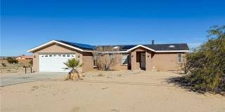 29 Palms Home with Garage Gallery 1