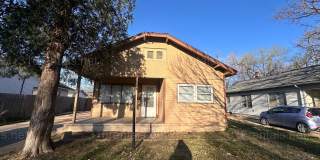 $1150- 3 bed 1 bath - Single Family Home with a fenced back yard! Gallery 1