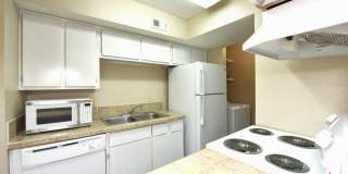 Wilshire Park Gallery 15